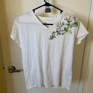 Uniqlo floral embroidery white v neck tee